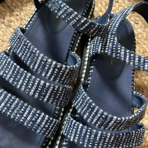 Chanel Tweed / Pearl Dad Sandals - Picture 10 of 11